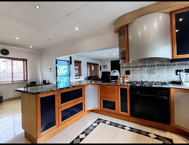 3 BEDROOM SIMPLEX FOR SALE IN AVOCA
